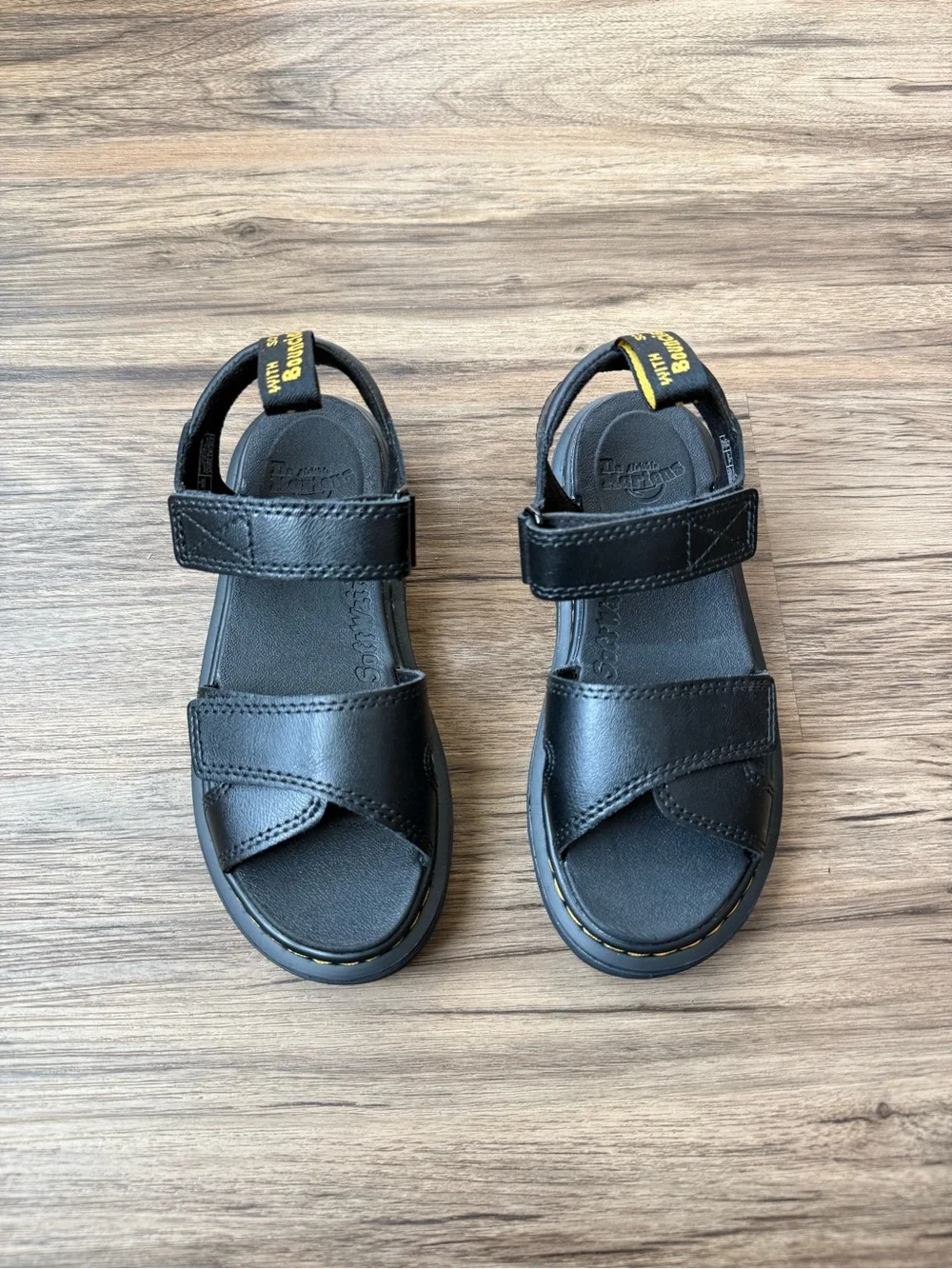 Dr Martens Kids Vossie J Black Leather Chunky Sandals Size 1 US EU 32 SoftWair
